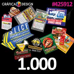 1.000 cópias iguais | Ímã de Geladeira Promocional com Bordas Brancas e Embalado Individualmente | id 425912 | +-4x5cm | Manta Magnética Total no Verso | Cantos Retos (Corte Simples) + Bloco Calendário 12 meses + Embalado Individualmente | Impressão 